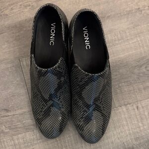 Women’s Vionic Gray Snake Pattern wedge booties size 11